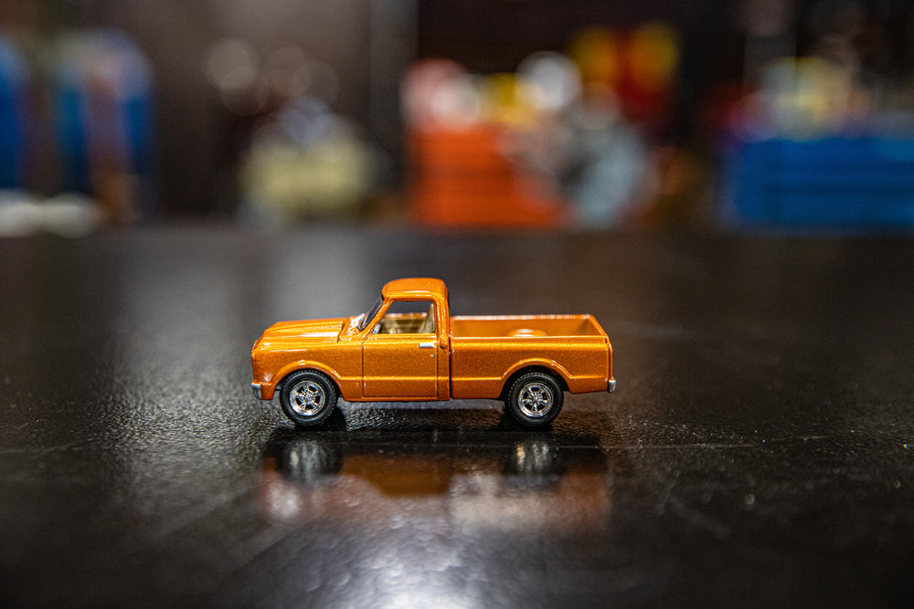 
            
                Load image into Gallery viewer, Copperhead 1:64 Die Cast Model
            
        